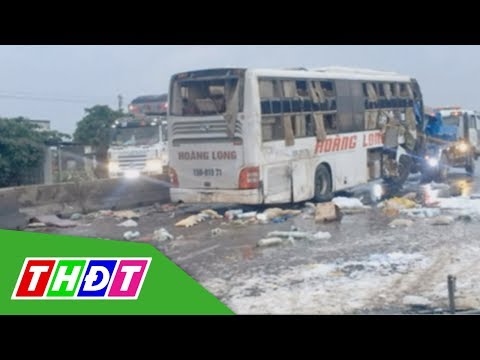 Xe khách giường nằm lật trên quốc lộ, 2 người tử vong | THDT