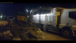 Mi̇ni̇ Exkavatörle Kamyon Nasil Yükleni̇r