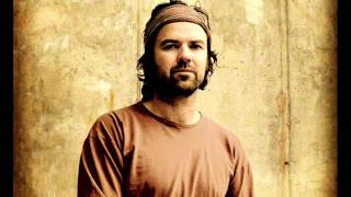 Watch Jarabe De Palo Sale A Escena video