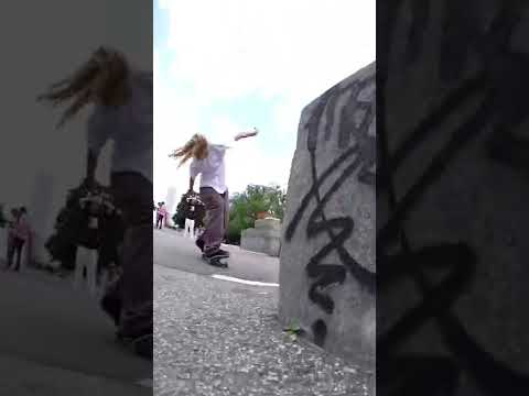 Willow & the sound of polish curbs 🎧 Full Video: skatedeluxe.com/warsaw #skatedeluxe #skateboarding