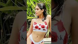 Samantha Hot Bikini
