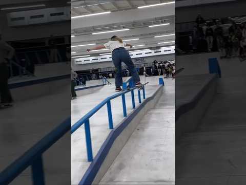 🇧🇪 Lore Bruggeman Boardslide to 50-50!