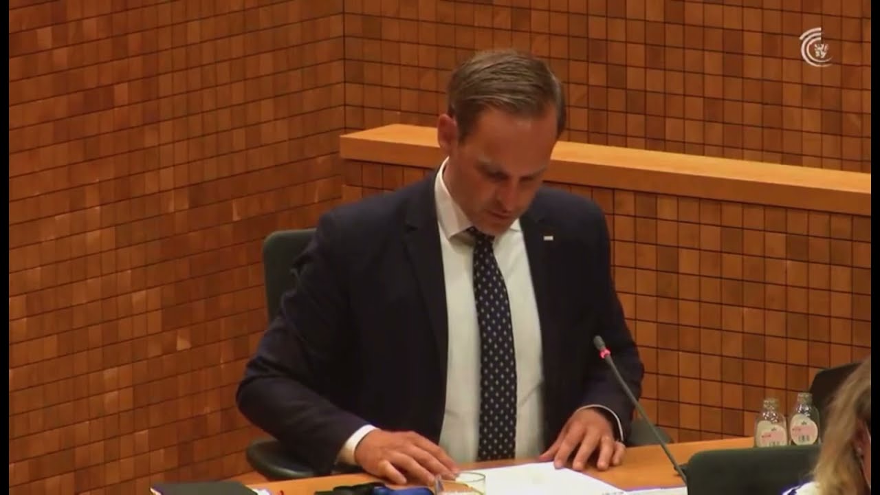 Colin Kraft zur kostenlosen Bereitstellung von Menstruationsprodukten | CSP Ostbelgien