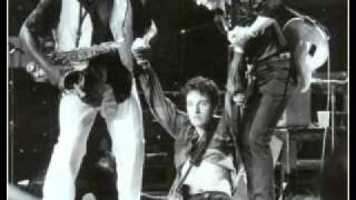 Watch Bruce Springsteen Wild Kisses im Gonna Treat You Right video