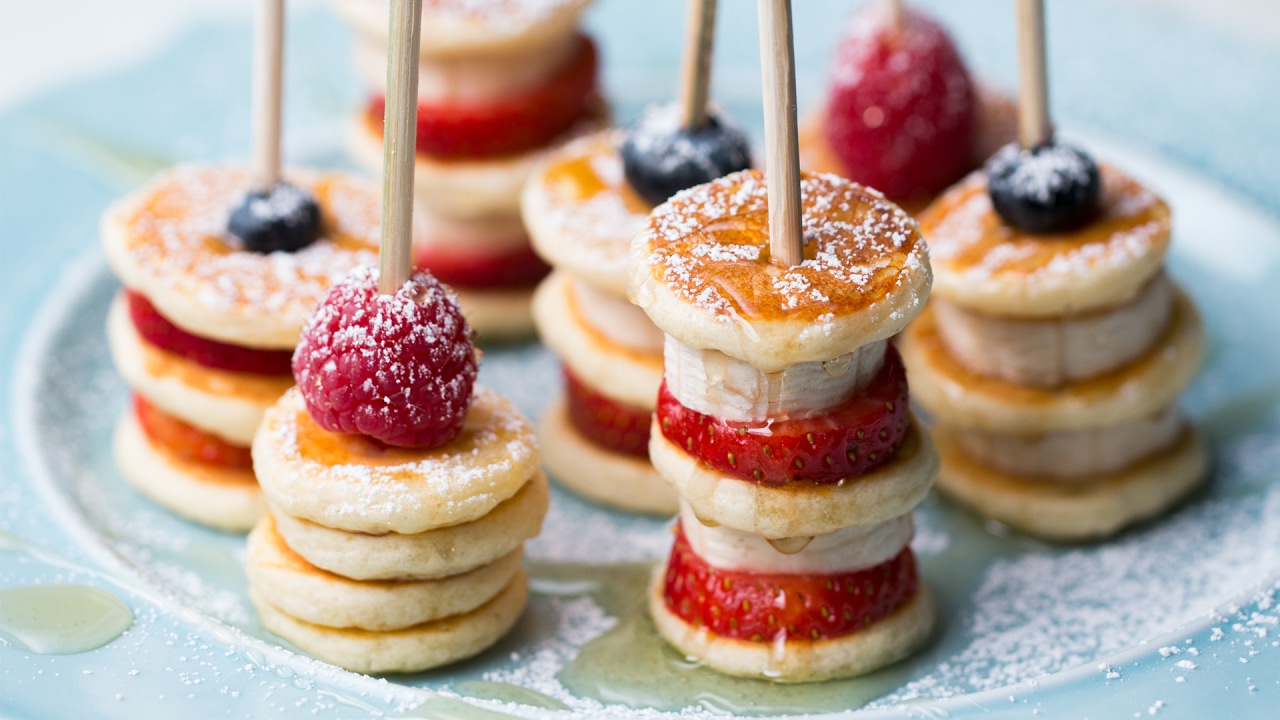  Mini banana pancake skewers