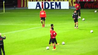 ee3HLEeTGLI Video Image