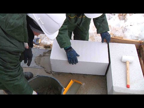 Укладка первых рядов газобетона Укладка первых рядов газобетона