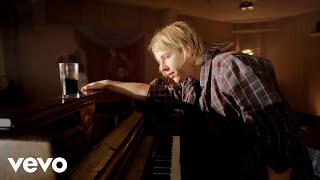 Watch Tom Odell Hold Me video
