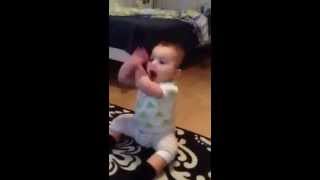 Bambina Di 7 Mesi Balla Gangnam Style 2013