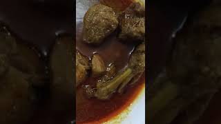 Cr Foodee Chicken Eating