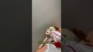 Abrindo a boneca Annabelle