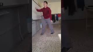 Liseli Çocuğun Efsane Dansı
