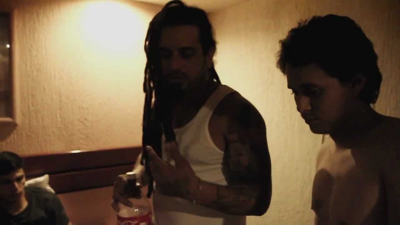 Canserbero y Aldo Improvisando - ChillingFreestyle - MÃ©xico 2012 ...