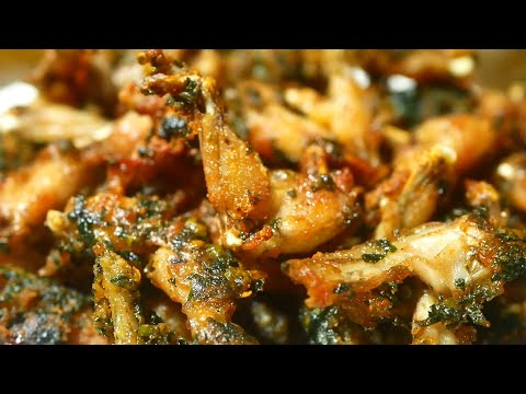 Ếch chiên giòn lá lốt . Crispy frog guise leaves