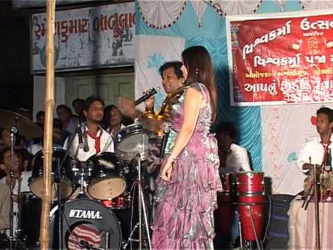 NIKITA JOSHI ~ CHUP GAYE SARE NAZARE .. LIVE
