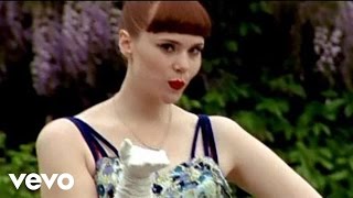 Kate Nash - Kiss That Grrrl