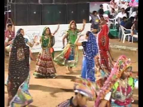 Gujarati Garba Song Navratri Live 2011...