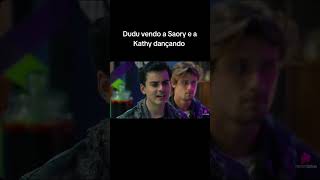 Dudu Vendo A Saory E A Kathy Dançando