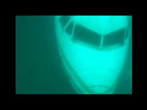 URGENT: AirAsia QZ 8501 Wreck Found Under Ocean (Raw Video)