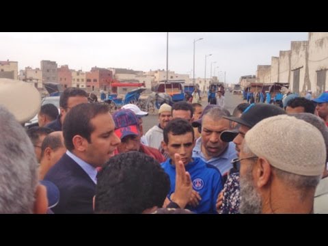 وقفة احتجاجية للسكان ضد مكب للنفايات وسط الأحياء السكنية بمدينة الصويرة وقفة احتجاجية للسكان ضد مكب للنفايات وسط الأحياء السكنية بمدينة الصويرة #1