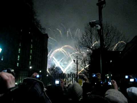 Fireworks London New Years Eve. London 2008/2009 New Year's eve, countdown and fireworks. 1:16. Countdown and fireworks from Victoria Embankment, London, New Year's Eve 2009 !