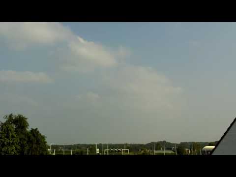 1 hour 15 minute recording of De Bilt Netherlands Cumulusflat in south eastern direction (Zeist/Bunnik) 25-06-2009 timelapsed into 5 minutes. 1 hour 15 minute recording of De Bilt Netherlands Cumulusflat in south eastern direction (Zeist/Bunnik) 25-06-2009 timelapsed into 5 minutes.