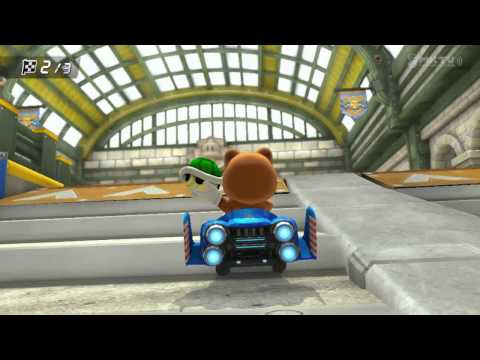Mario Kart 8 - Tanooki Mario vs Roy Koopa Mario Kart 8 - Tanooki Mario vs Roy Koopa