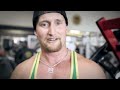 Brust-Training mit Tim Gabel im Gold's Gym Venice - KARL-ESS.COM
