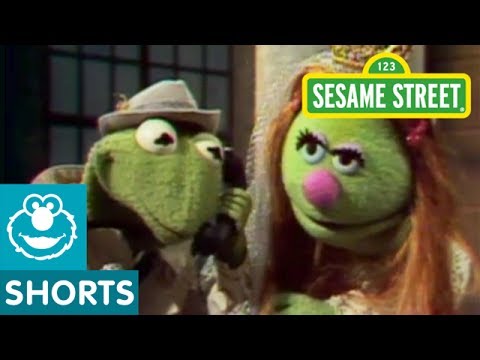 Sesame Street: Kermit and News With Rumplestiltskin