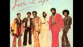 Watch Isley Brothers Live It Up video