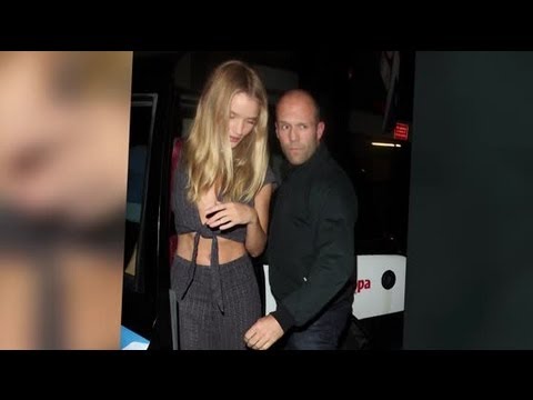Rosie Huntington-Whiteley Flaunts Her Abs For Dinner With Protective Boyfriend Jason Statham Rosie Huntington-Whiteley Flaunts Her Abs For Dinner With Protective Boyfriend Jason Statham