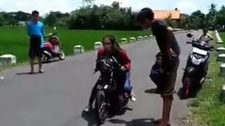 Kumpulan Video Drag Bike Riska Cibel Sebelum Dan Saat Kecelakaan