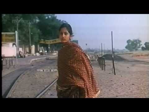 Ghulami (1985) - Mere Pee Ko (full song).avi