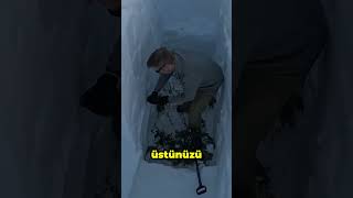 Bir Dağın Zirvesinde, Karın İçinde Tek Başına Bir Gece