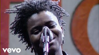 Watch Tracy Chapman Across The Lines video