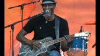 Watch Keb Mo Suitcase video