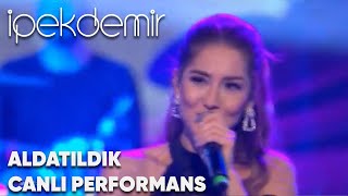 İpek Demir - Aldatıldık Canlı Performans - TRT Müzik