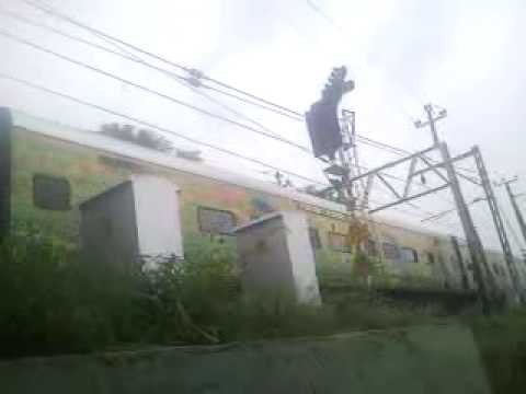 Pune-Nizamuddin non-stop Duronto Express