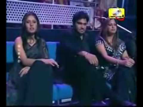 Shreya Ghoshal - Jaadu Hai Nasha Hai - live in Black Sari.mp4...