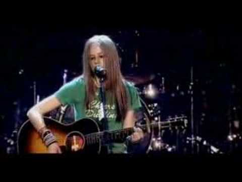Avril Lavigne Cries on her Concert ( Tomorrow )
