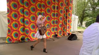 Get to know Katlyn Lowe. EPK