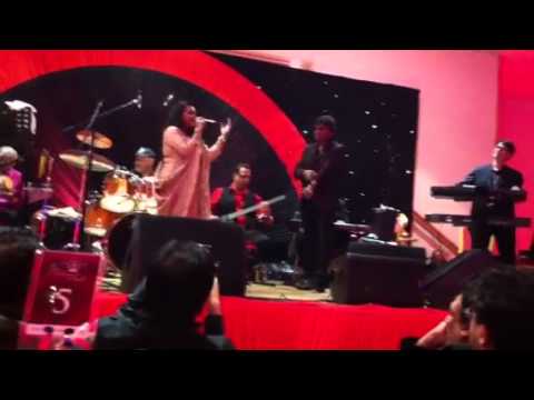 Shabbir Kumar Live - Jab Hum Jawan Honge with Priyanka Mitra