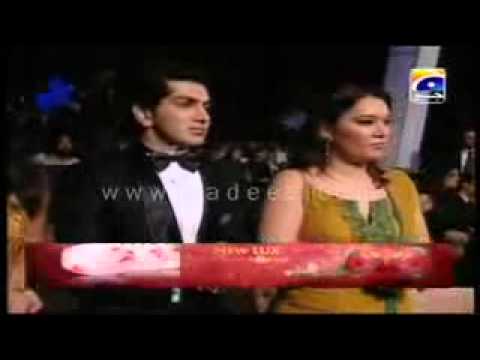 Atif Aslam Lambi Judai tribute to Reshma
