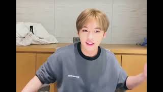 Lee know cutely dancing to silent cry #straykids #leeknow #vlive