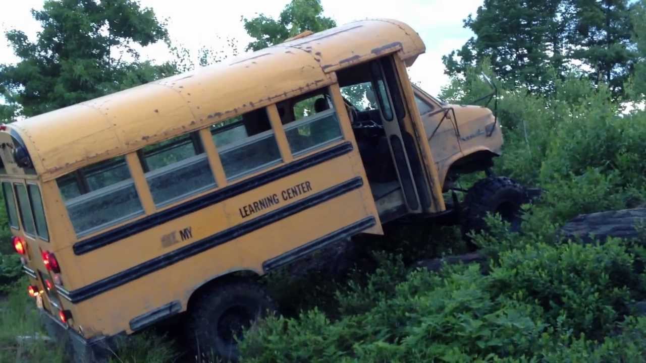 Rock crawler 4x4 short bus - YouTube