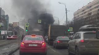 Видео Горит авто Санкт Петербург бухарестская улица от Daniel TiVi, Бухарестская улица, Санкт-Петербург, Россия