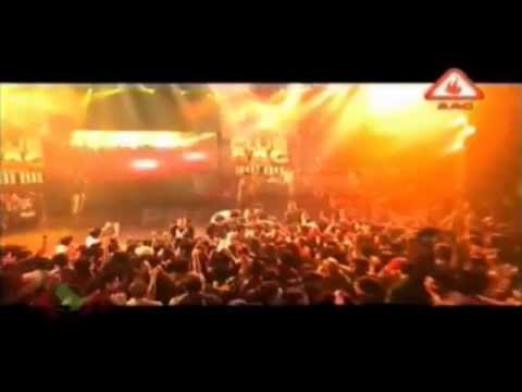 Imran Khan Singing Live Pata Chalgea (Karachi - Pakistan) Aag...