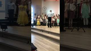 Ostern Gottesdienst- Kinderchor (Соня Петренко)