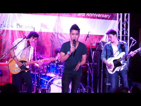 รักเธอทั้งหมดของหัวใจ_เอ๊ะ จิรากรและวงพอส@Bangkok Brass thumb