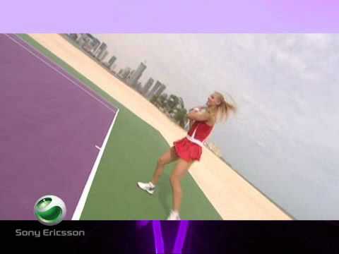 イバノビッチ y デメンティエワ play テニス on a desert island of Doha